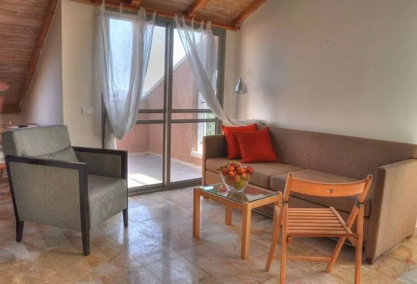 The Market Courtyard   Jerusalem Suites