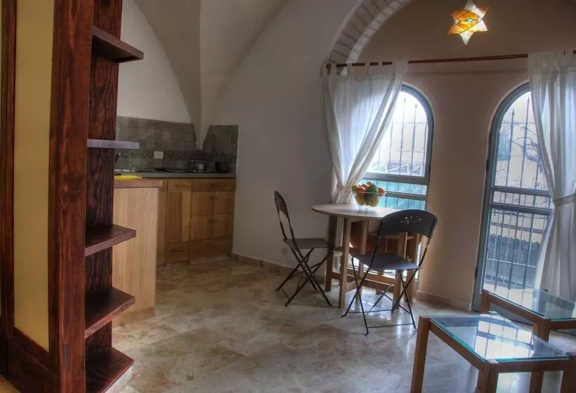 The Market Courtyard   Jerusalem Suites