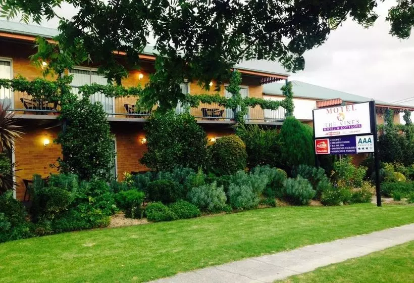 The Vines Motel & Cottages