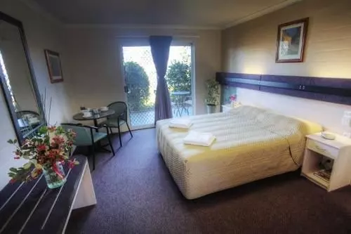 The Vines Motel & Cottages