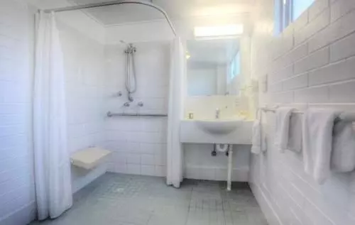 The Vines Motel & Cottages