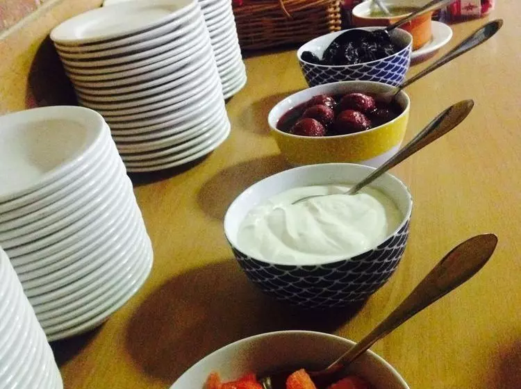 The Vines Motel & Cottages