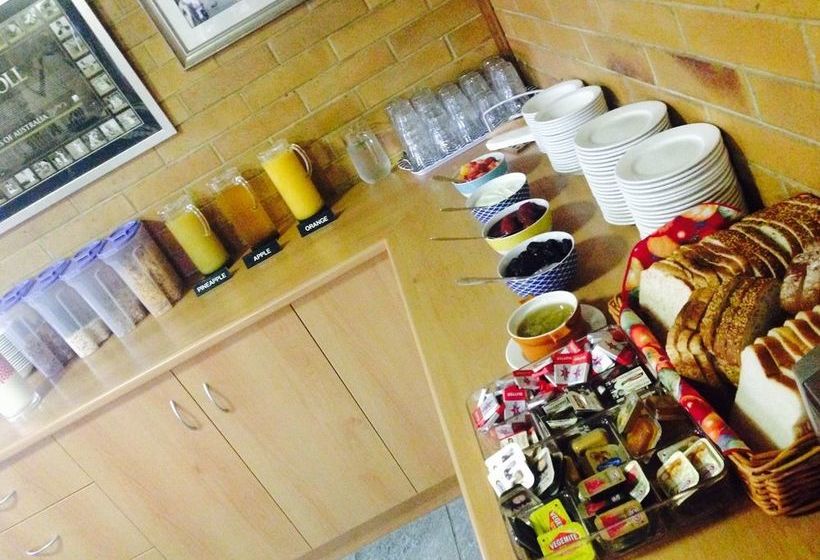 The Vines Motel & Cottages