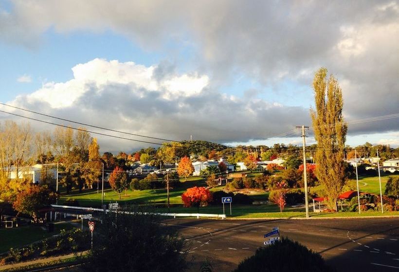 The Vines Motel & Cottages