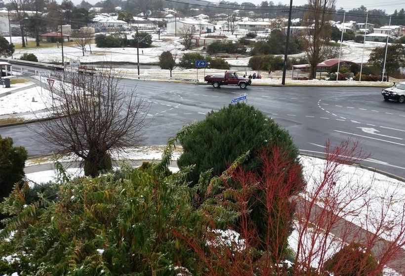 The Vines Motel & Cottages