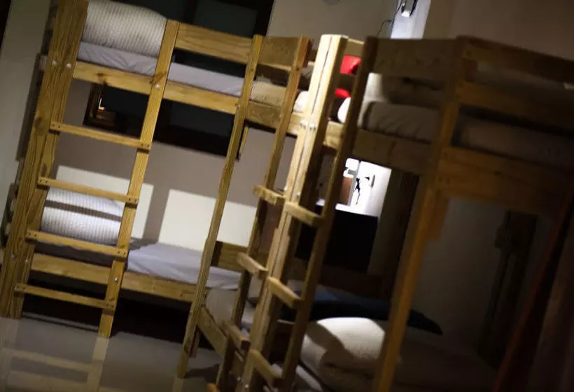 Be Good Hostel