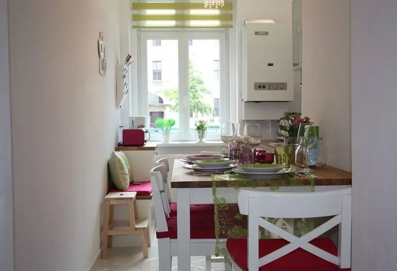 Govienna Park Apartment