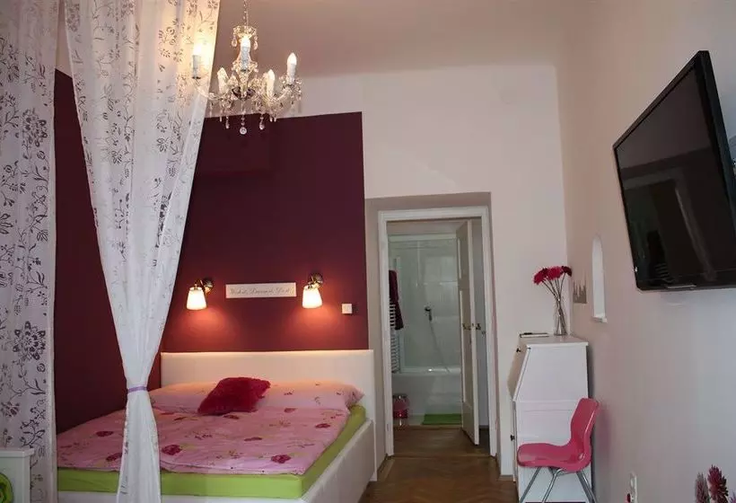 Govienna Park Apartment