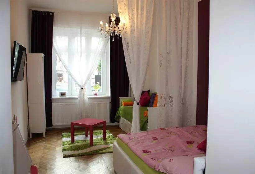 Govienna Park Apartment