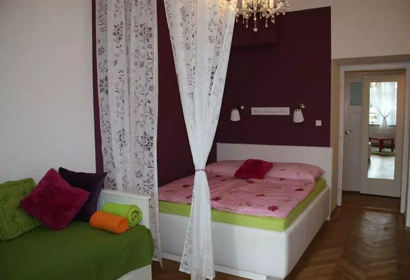 Govienna Park Apartment