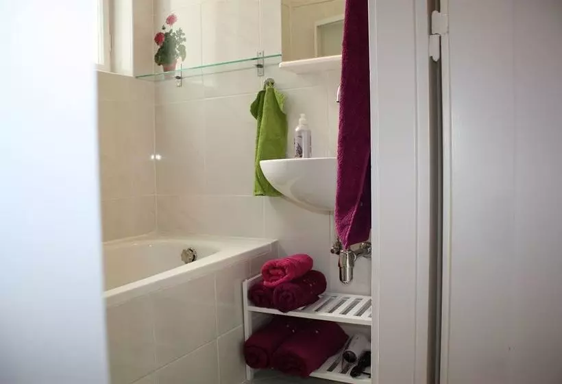 Govienna Park Apartment