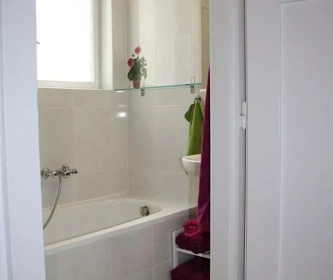 Govienna Park Apartment