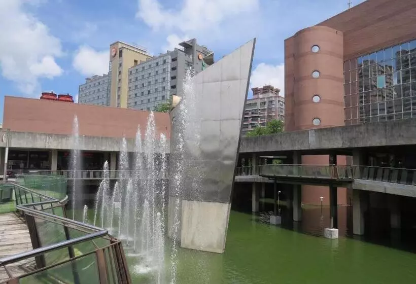 هتل Tainan Inn