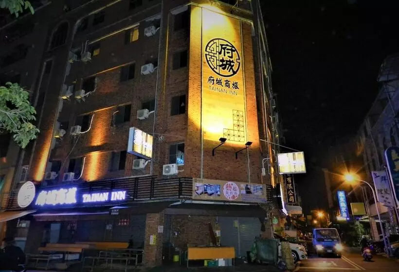 هتل Tainan Inn