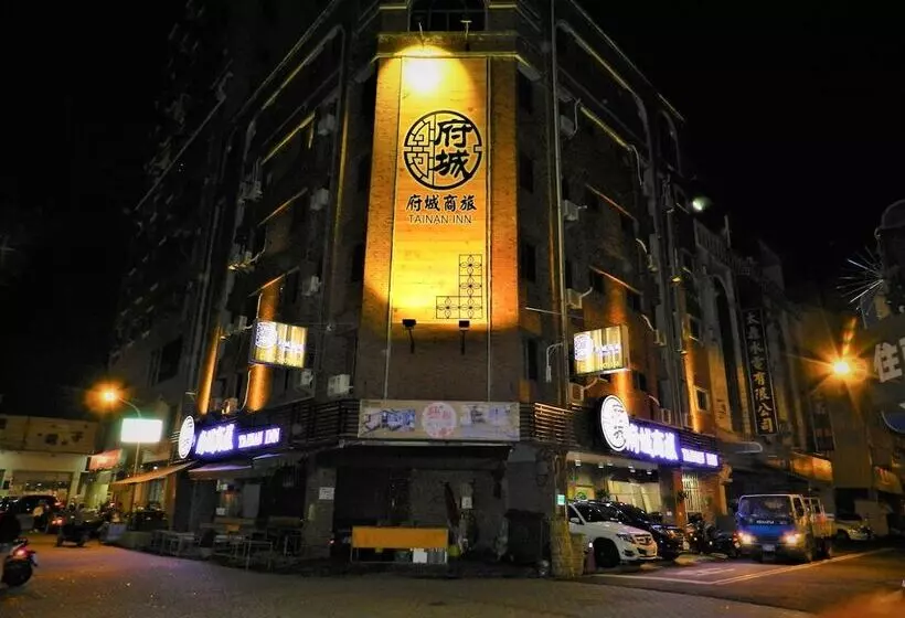هتل Tainan Inn