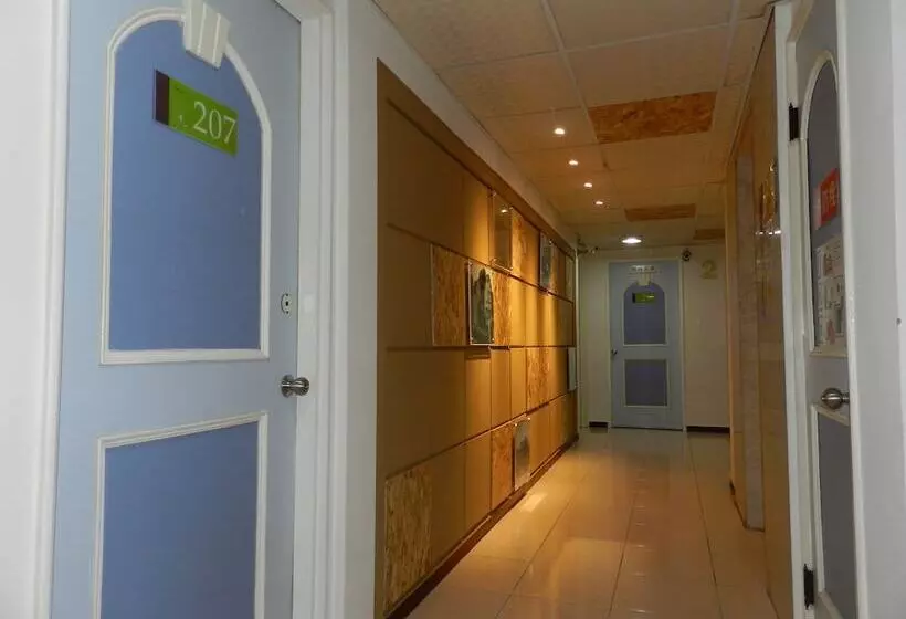 هتل Tainan Inn