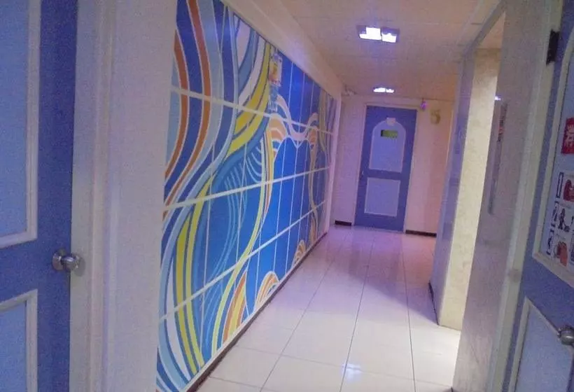 هتل Tainan Inn