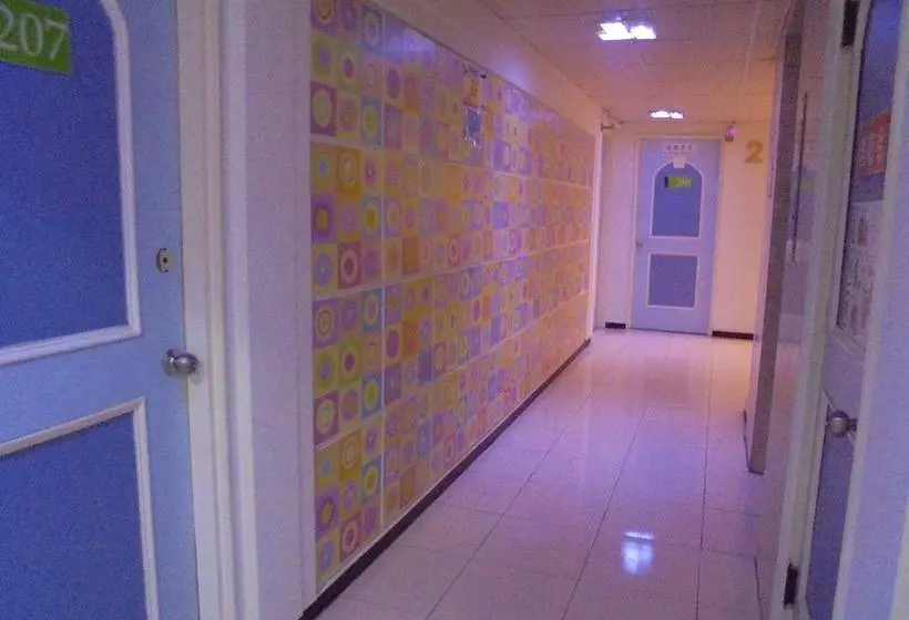 هتل Tainan Inn