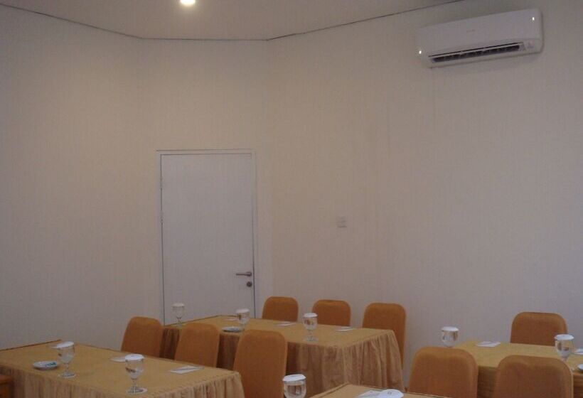 בית מלון כפרי Best Inn  Balikpapan