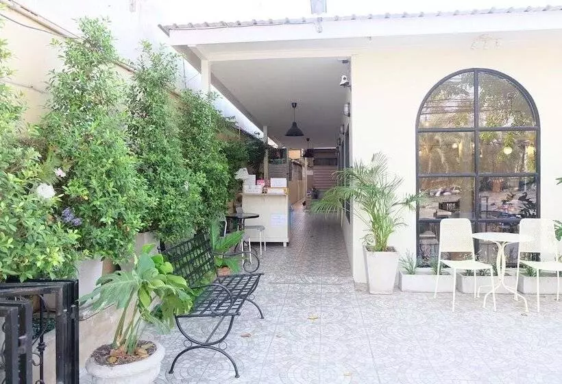 هتل Grandparent's Home