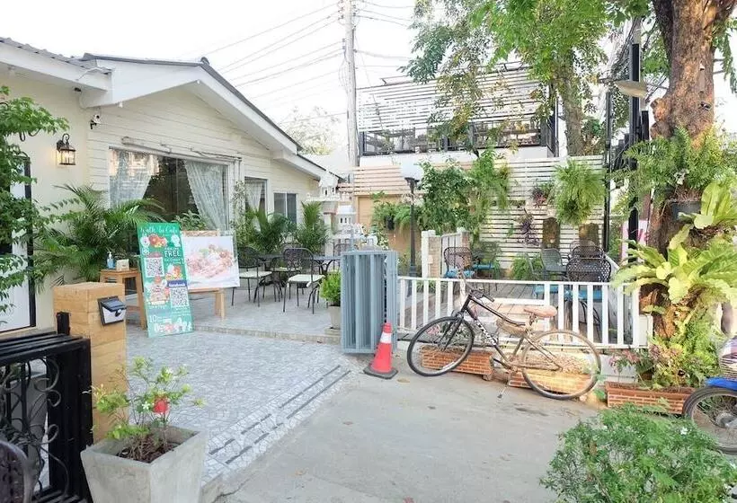 هتل Grandparent's Home