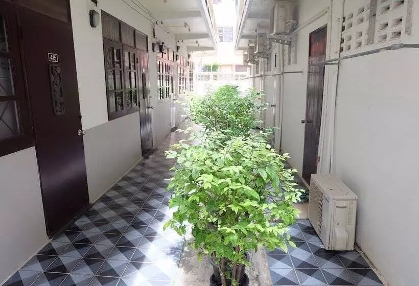 هتل Grandparent's Home