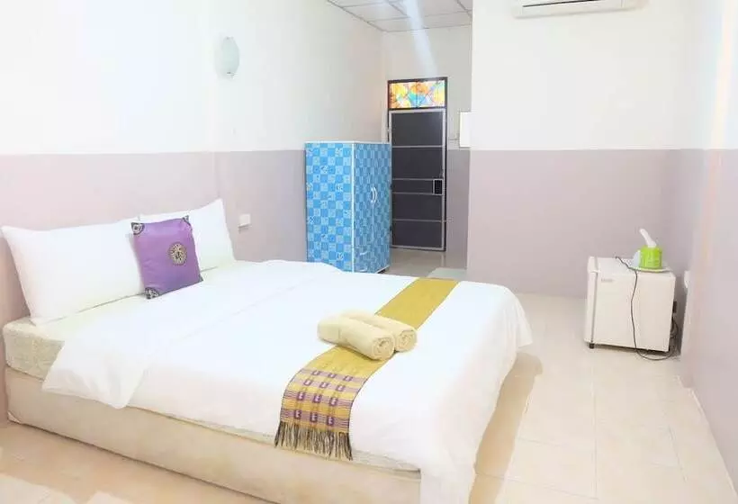 هتل Grandparent's Home