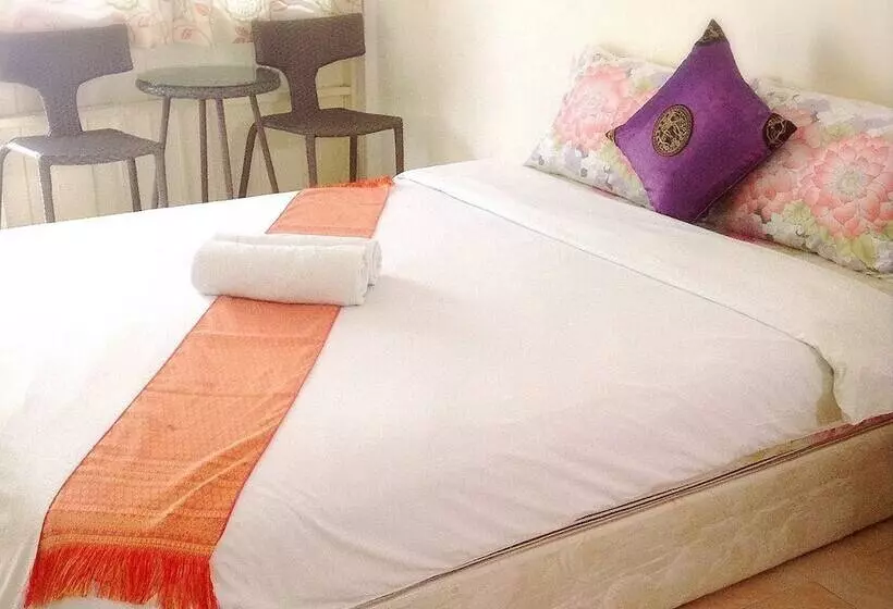 هتل Grandparent's Home