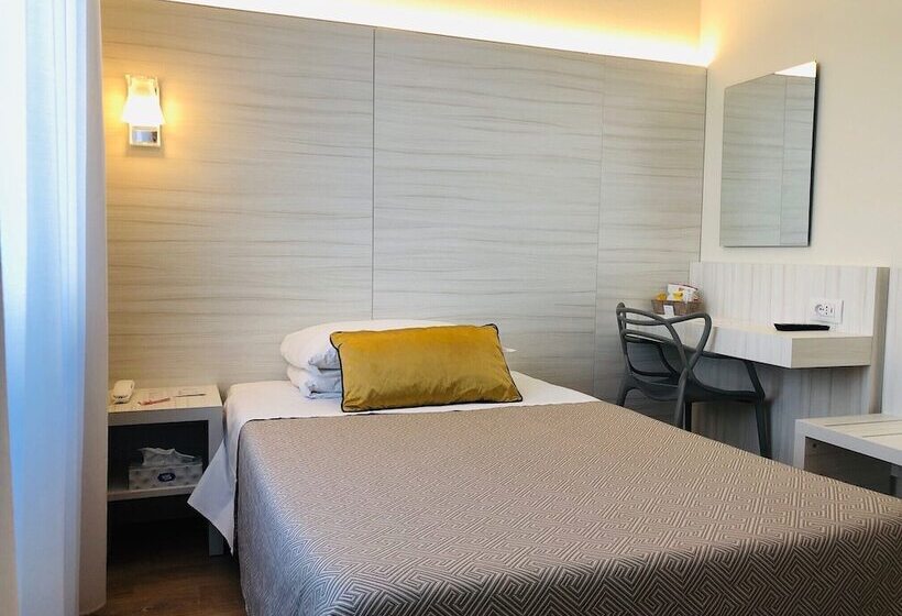 ホテル La Nuova Rotaia