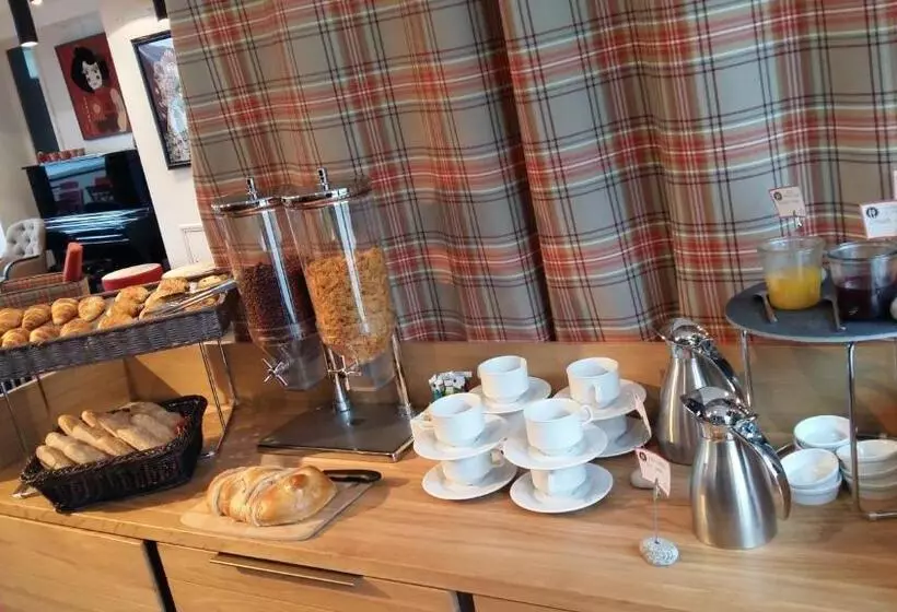 Отель Les 3 Lieux