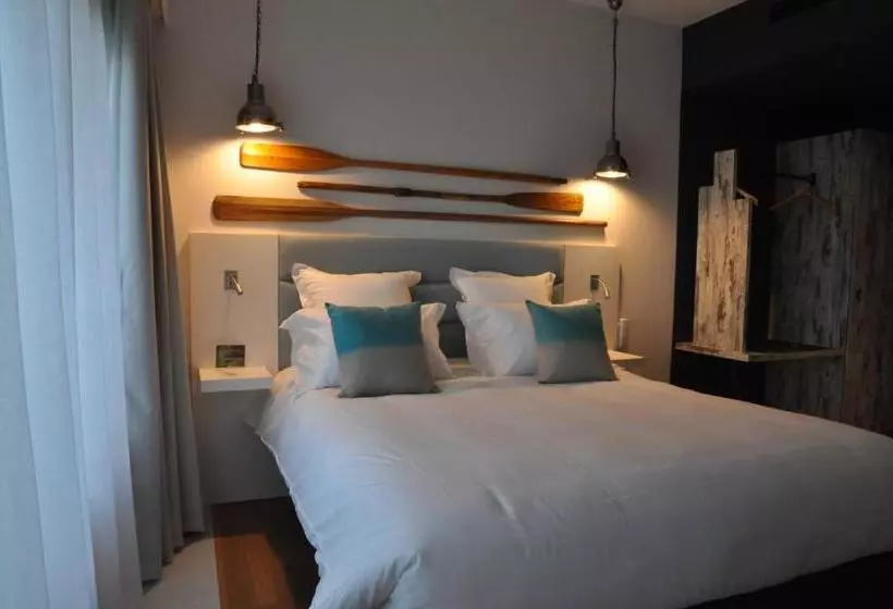 Отель Les 3 Lieux