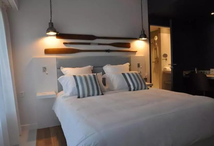 Отель Les 3 Lieux