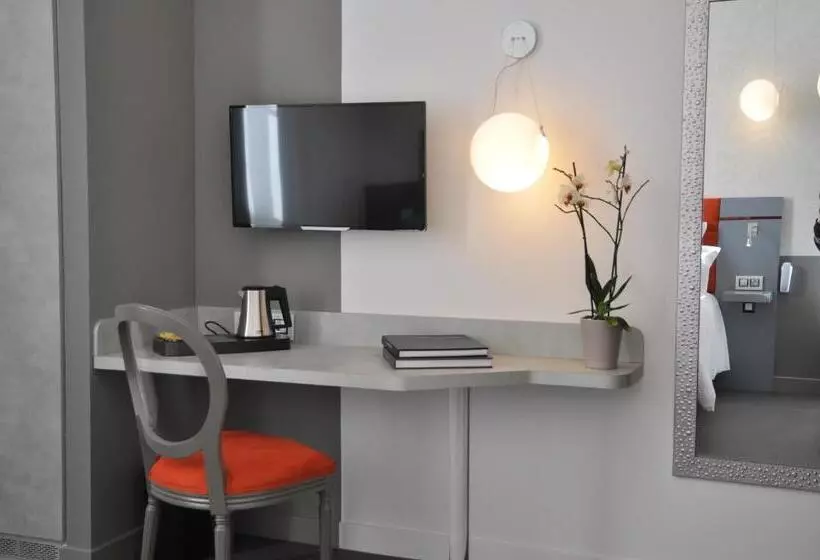 Отель Les 3 Lieux