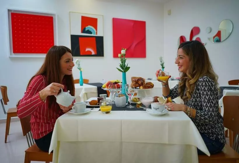 호텔 Piccadilly Rooms Restaurant And Beach