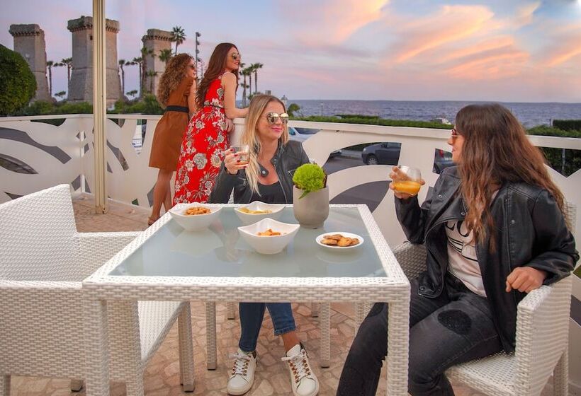 ホテル Piccadilly Rooms Restaurant And Beach