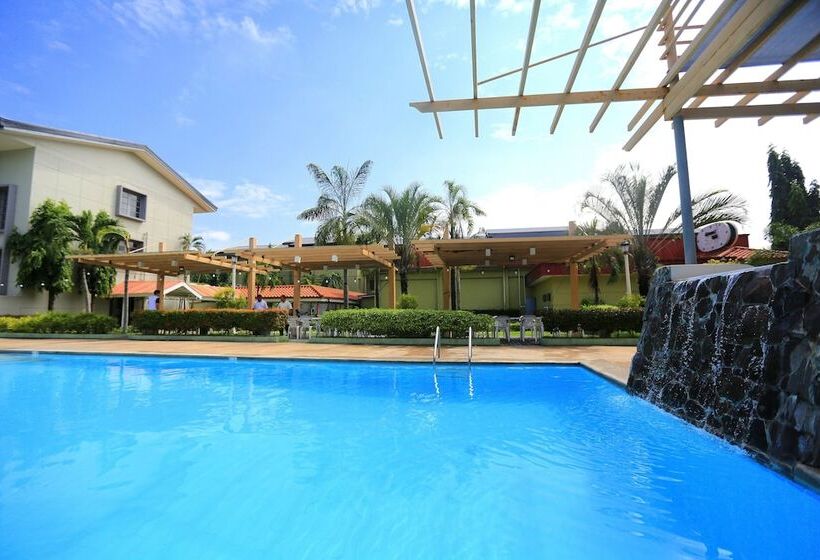 בית מלון כפרי Subic Bay Peninsular