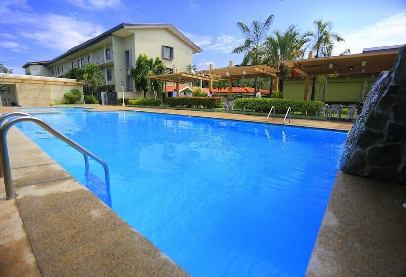 בית מלון כפרי Subic Bay Peninsular