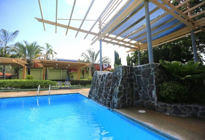 בית מלון כפרי Subic Bay Peninsular