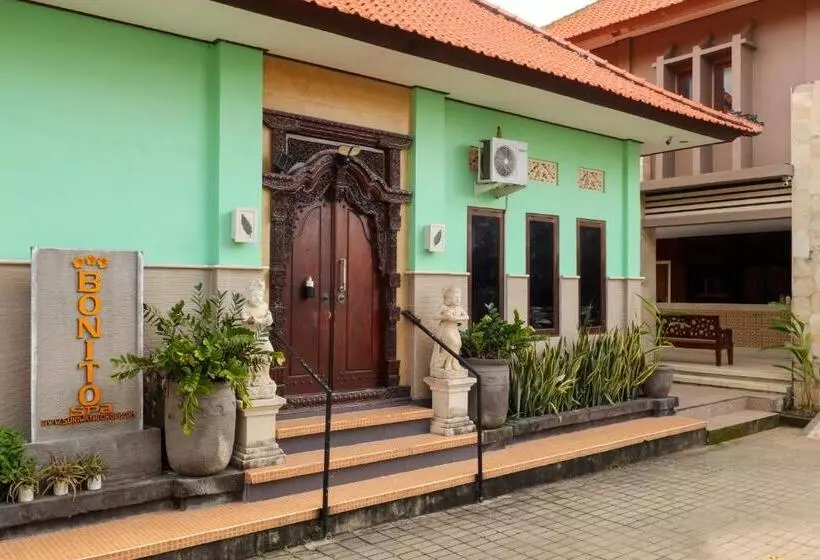 Отель Oka Legian