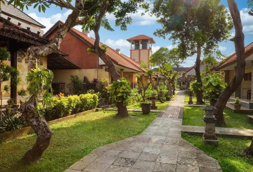 Отель Oka Legian