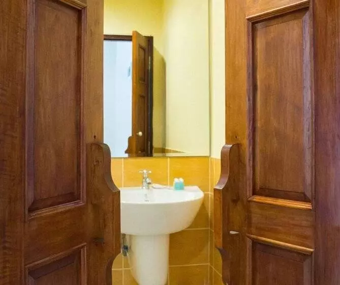 فندق Takanta Place