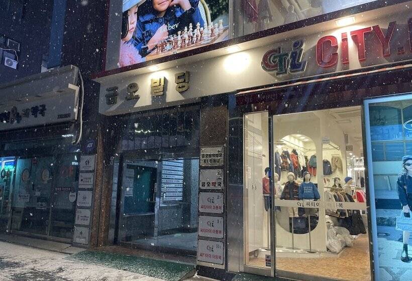 Пансион 24 Guesthouse Myeongdong Town