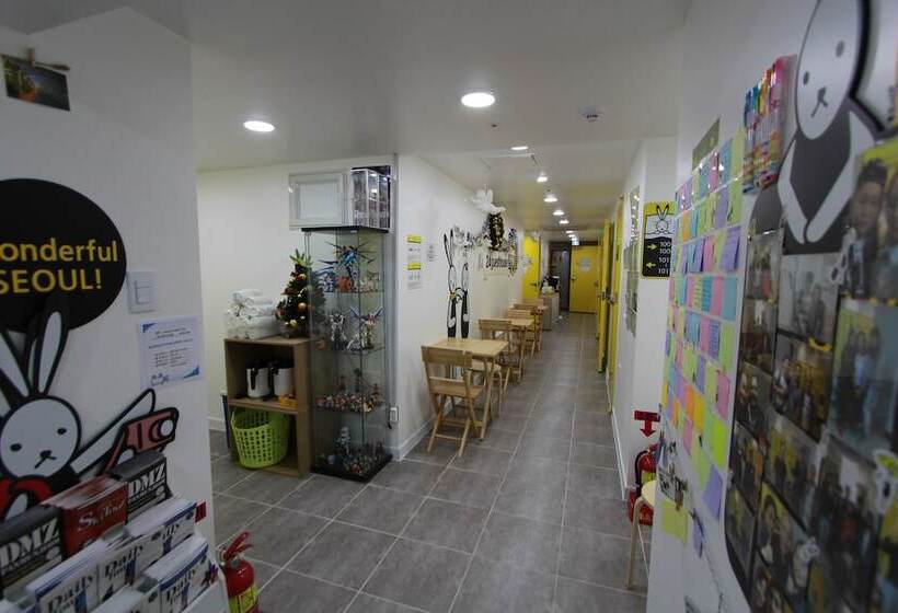 Пансион 24 Guesthouse Myeongdong Town
