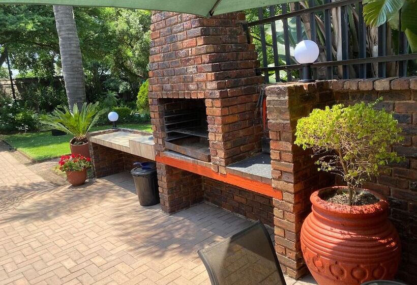 膳宿费 Safari Club Sa