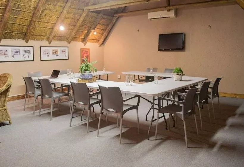 膳宿费 Safari Club Sa