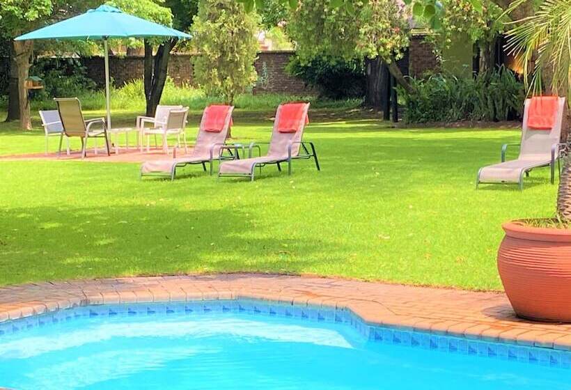 膳宿费 Safari Club Sa