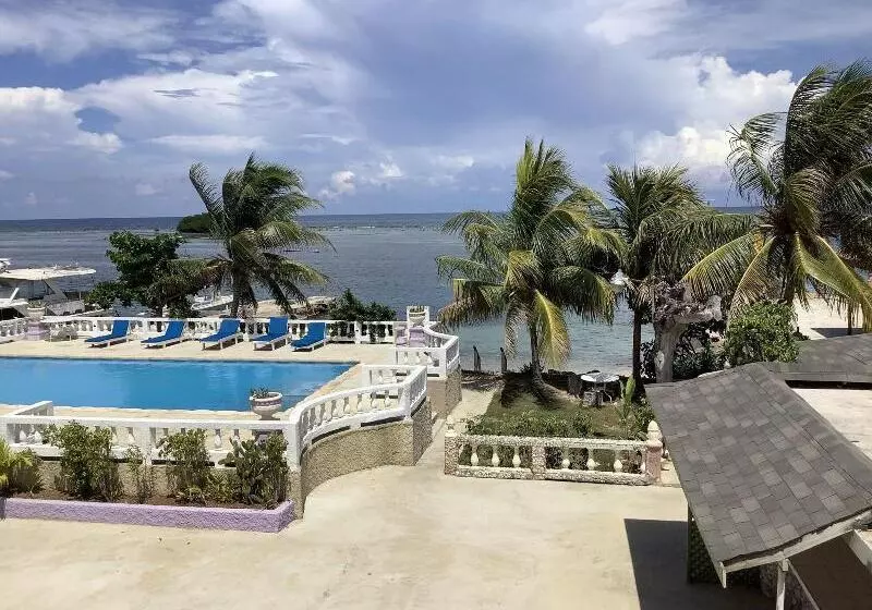 استراحتگاه Cariblue Beach