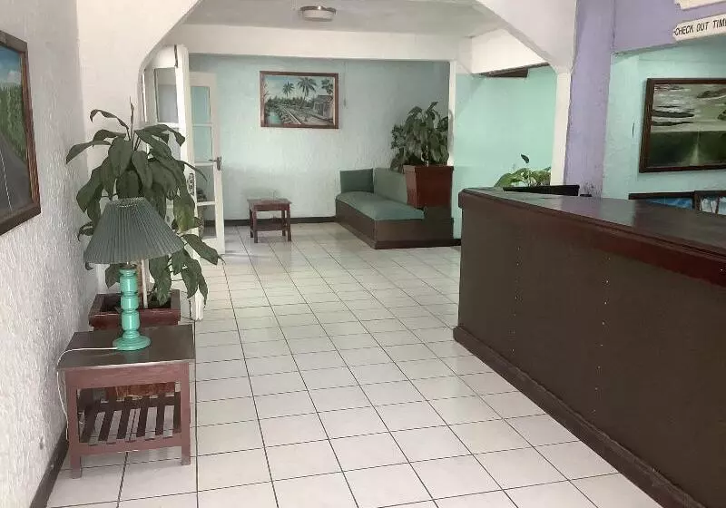 استراحتگاه Cariblue Beach