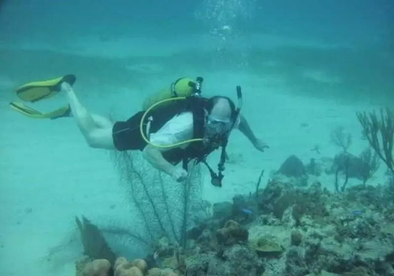 استراحتگاه Cariblue Beach