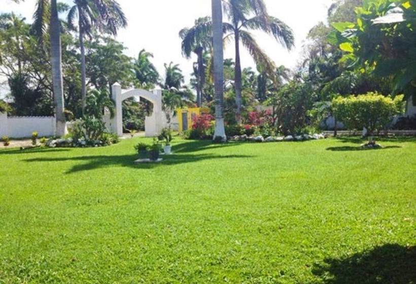 Executive Mamme Bay Hotel And Conference